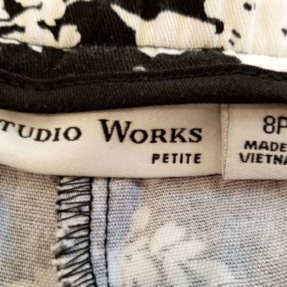 SOLD Studio Works Black & White Floral Petite Capris - Picture 4 of 5